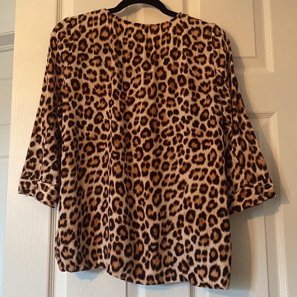 CHEETAH LIGHT WEIGHT BLOUSE - Picture 2 of 4
